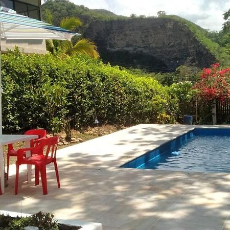 Casa Familiar Y De Descanso Villa Lorenza - Apulo Cund. Exterior photo